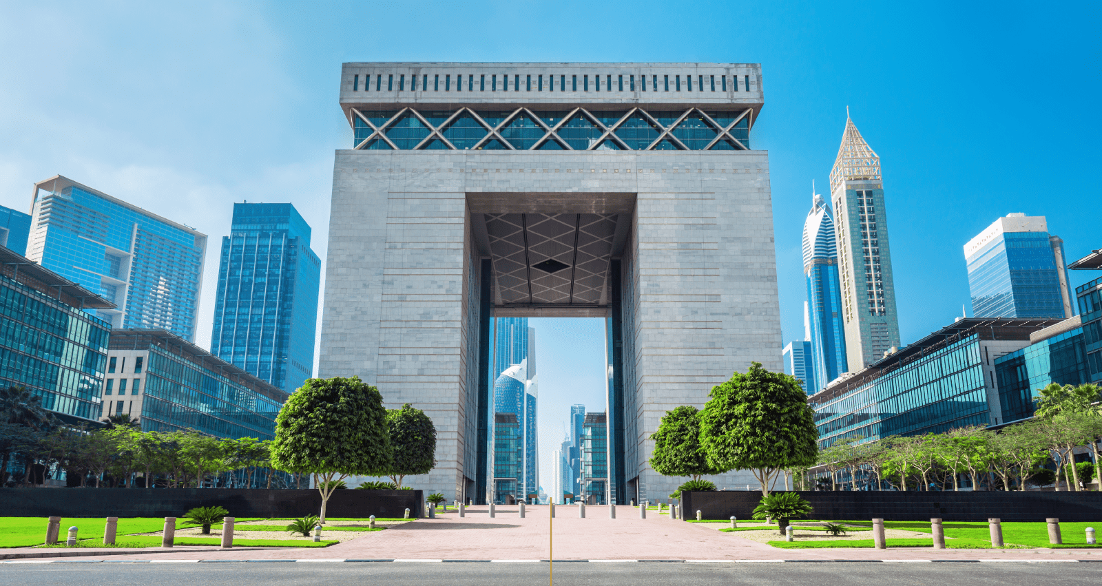 Dubai Newsletter - April 2025_Expert outlook Banner-1-min