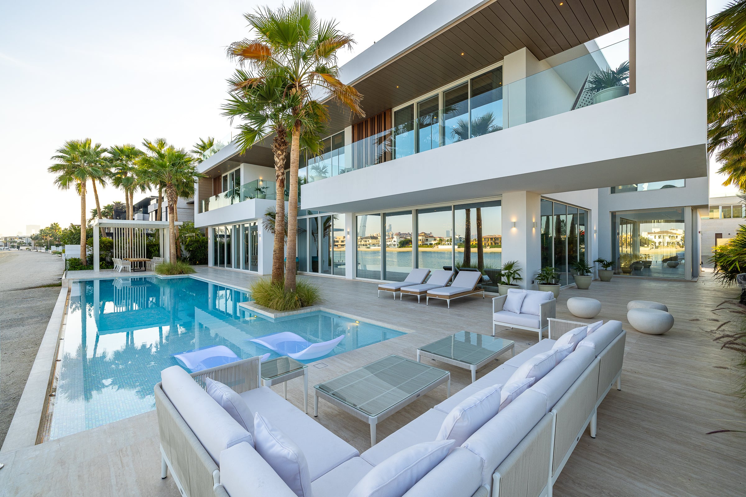A Landmark Sale on Palm Jumeirah's Frond G