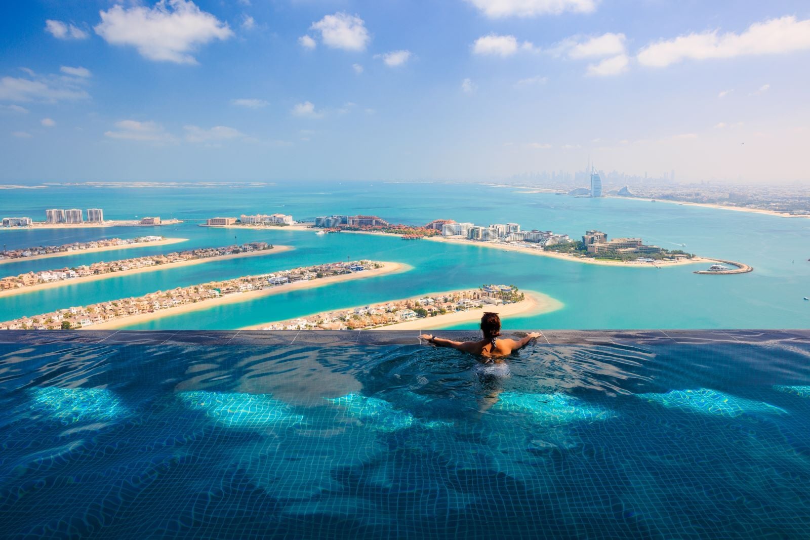 highest infinity pool in downtown dubai